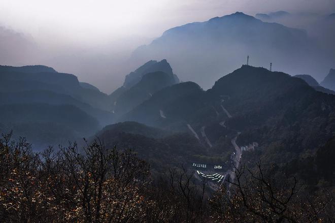 PG电子吴秀成：茱萸峰峦景致秀（组图）(图1)