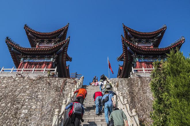 PG电子吴秀成：茱萸峰峦景致秀（组图）(图6)