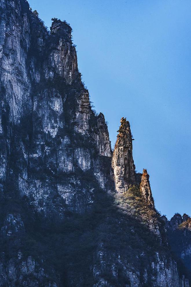 PG电子吴秀成：茱萸峰峦景致秀（组图）(图7)