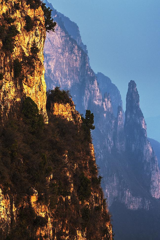 PG电子吴秀成：茱萸峰峦景致秀（组图）(图8)